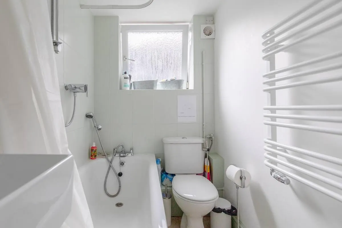 Convenient 1 Bedroom Apartment In Dalston London